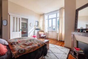 Nansouty - family home with swimming pool and garage