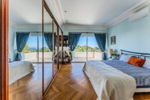 Villa d'exception vue panoramique sur le bassin