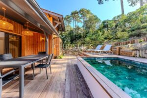 Rénovation contemporaine, lumière et art de vivre au calme