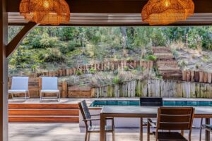 Rénovation contemporaine, lumière et art de vivre au calme