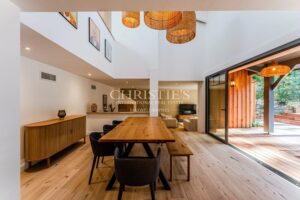 Rénovation contemporaine, lumière et art de vivre au calme