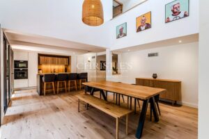 Rénovation contemporaine, lumière et art de vivre au calme