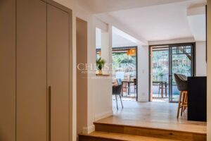 Rénovation contemporaine, lumière et art de vivre au calme