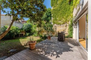 Bordeaux Saint Genès - Renovated three-bedroom Echoppe with garden and terrace