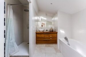 Bordeaux Saint Genès - Renovated three-bedroom Echoppe with garden and terrace