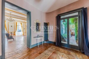 Exclusively available through Maxwell Baynes townhouse in the centre of Gimont - Toulouse 1 hour