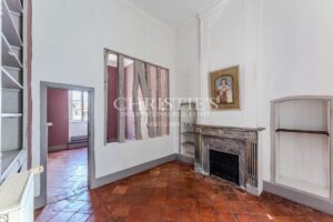 Exclusively available through Maxwell Baynes townhouse in the centre of Gimont - Toulouse 1 hour