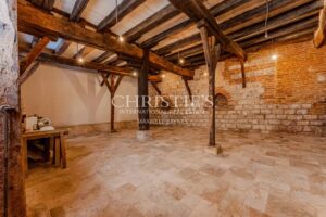 Exclusively available through Maxwell Baynes townhouse in the centre of Gimont - Toulouse 1 hour