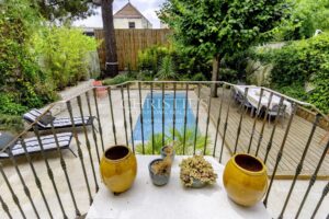 Bègles – Chartreuse en pierre avec jardin, piscine et garage