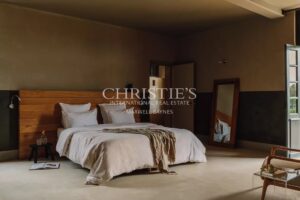 Magnifique propriété du XVIIIe siècle sur environ 12 hectares