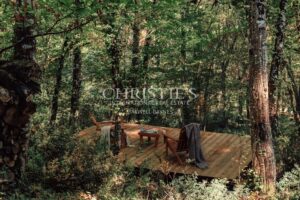 Magnifique propriété du XVIIIe siècle sur environ 12 hectares