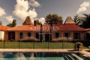 Magnifique propriété du XVIIIe siècle sur environ 12 hectares