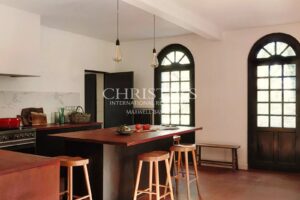 Magnifique propriété du XVIIIe siècle sur environ 12 hectares