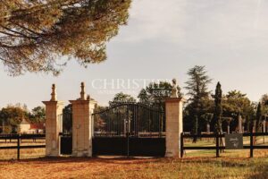 Magnifique propriété du XVIIIe siècle sur environ 12 hectares