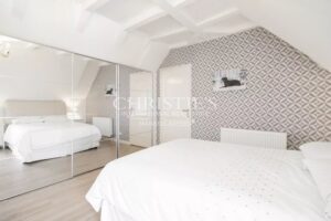 Trois maisons périgourdines, granges et écuries situées au cœur d'un domaine rural de 20 hectares