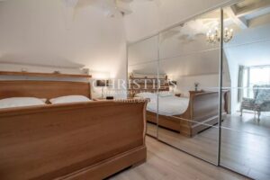 Trois maisons périgourdines, granges et écuries situées au cœur d'un domaine rural de 20 hectares