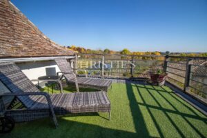 Trois maisons périgourdines, granges et écuries situées au cœur d'un domaine rural de 20 hectares