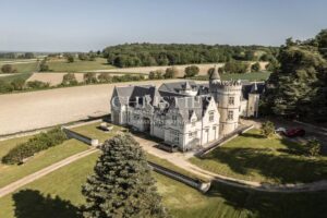 Château avec son vignoble Saumur AOC de 15Ha entre Chinon et Saumur