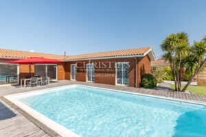 BISCARROSSE : Villa d’architecte ossature bois avec piscine et jardin