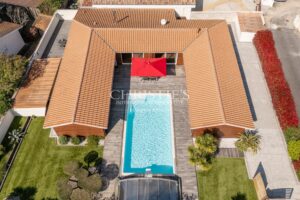 BISCARROSSE : Villa d’architecte ossature bois avec piscine et jardin