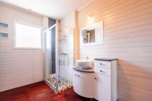 BISCARROSSE : Villa d’architecte ossature bois avec piscine et jardin