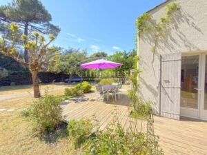 Exceptional Grand-Village: 1300 m² plot, 2 separate houses