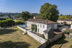 Domaine hors commun à 5 minutes d'Angoulême