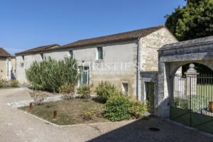 Domaine hors commun à 5 minutes d'Angoulême