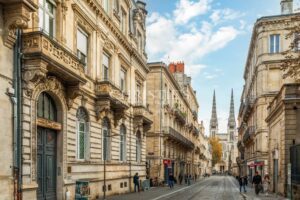 BORDEAUX / TRIANGLE D'OR : Appartement bourgeois 3 chambres et balconnets