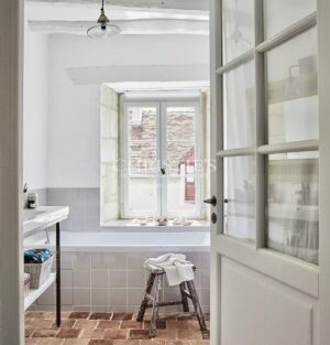 Ravissante maison de village Tourangelle avec 4 chambres, cour et jardin