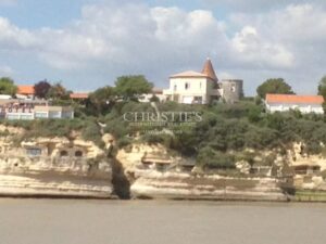 Appartement d’exception à Meschers avec vue sur l’estuaire et espace troglodyte