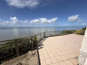 Exceptional Apartment in Meschers with Estuary View and Troglodyte Space