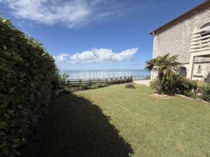 Exceptional Apartment in Meschers with Estuary View and Troglodyte Space