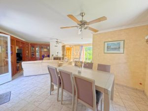 Villa Familiale avec Jardin, Piscine et Plage à Proximité