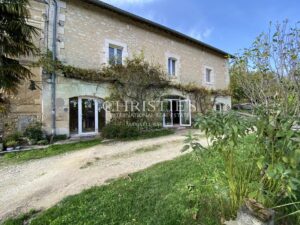 Un hameau authentique et autonome aux portes du Périgord Vert