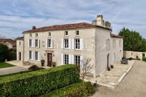 Superbe Logis Charentais du 18ème