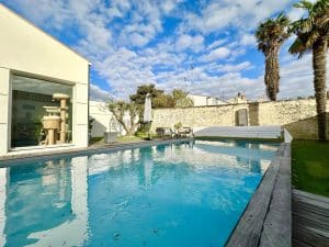 Splendide Propriété avec Piscine et Garage