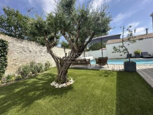 Splendide Propriété avec Piscine et Garage