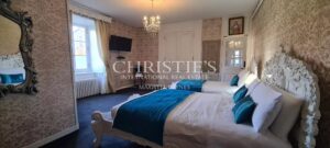 Offert par Napoléon III, ce château de campagne magnifiquement décoré se situe à seulement 15 minutes de Limoges