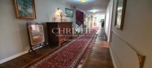 Offert par Napoléon III, ce château de campagne magnifiquement décoré se situe à seulement 15 minutes de Limoges