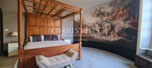 Offert par Napoléon III, ce château de campagne magnifiquement décoré se situe à seulement 15 minutes de Limoges