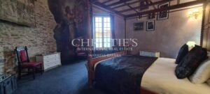 Offert par Napoléon III, ce château de campagne magnifiquement décoré se situe à seulement 15 minutes de Limoges