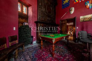 Offert par Napoléon III, ce château de campagne magnifiquement décoré se situe à seulement 15 minutes de Limoges