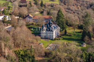 Offert par Napoléon III, ce château de campagne magnifiquement décoré se situe à seulement 15 minutes de Limoges
