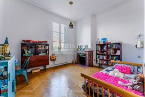 BORDEAUX SAINT-GENÈS - MAISON DE MAÎTRE AVEC JARDIN