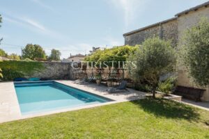 Belle maison de village avec gîte, grand jardin, cuisine d’été et piscine