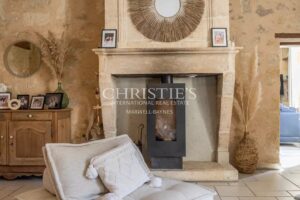 Belle maison de village avec gîte, grand jardin, cuisine d’été et piscine