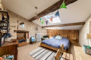 Belle maison de village avec gîte, grand jardin, cuisine d’été et piscine