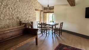 Charming Village family house with a beautiful garden, Swimming Pool, Summer Kitchen & gîte– Entre-deux-Mers