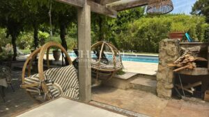 Charming Village family house with a beautiful garden, Swimming Pool, Summer Kitchen & gîte– Entre-deux-Mers